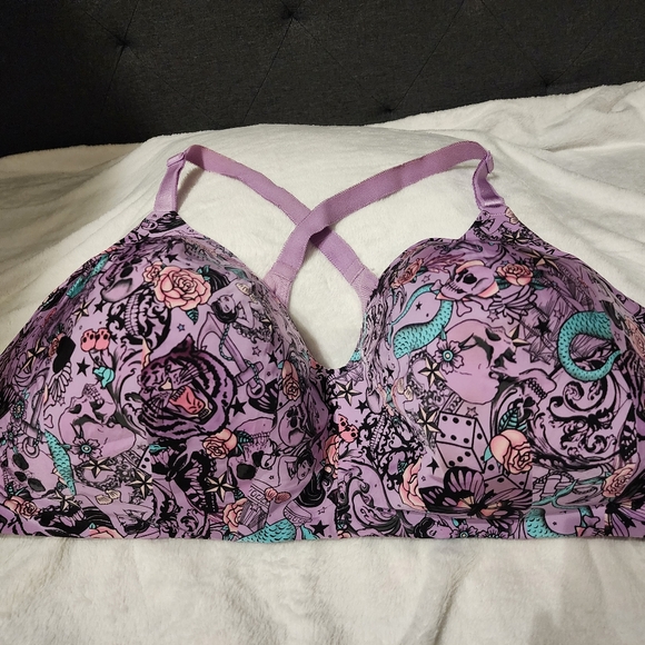 EUC Torrid Criss Cross Strap Wirefree Bra - Picture 2 of 4